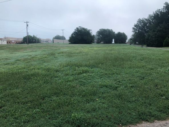 Spencer Avenue: Spencer Avenue, Chickasha, OK 73018
